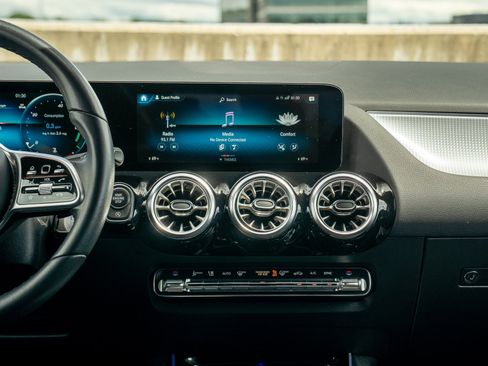 Certified 2023 Mercedes-Benz GLA 250 image 22