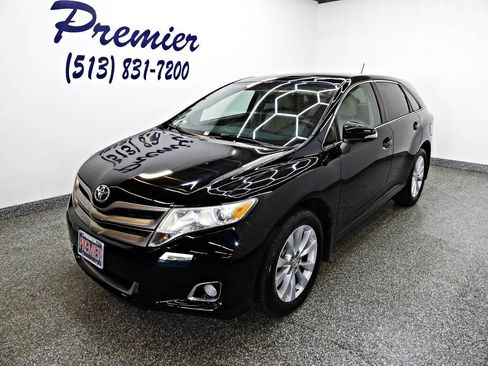 Used 2014 Toyota Venza LE image 1
