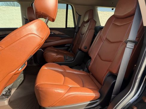 Used 2018 Cadillac Escalade Premium Luxury image 20