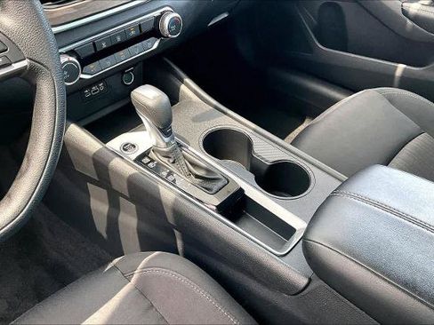 Certified 2025 Nissan Altima 2.5 SV FWD image 16