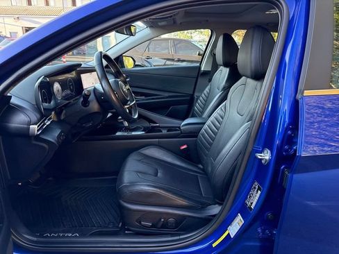 Used 2023 Hyundai Elantra Limited w/ Winter Weather Package FWD image 14