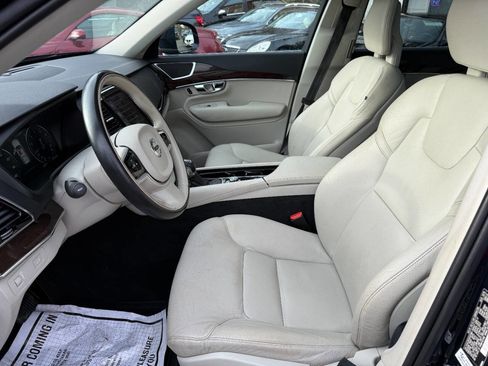 Used 2016 Volvo XC90 T6 Momentum w/ Momentum Plus Package image 17