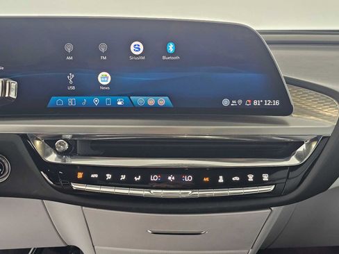 Used 2025 Cadillac Lyriq Luxury AWD/4WD image 27