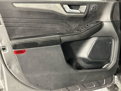 Used 2021 Ford Escape Titanium image 33