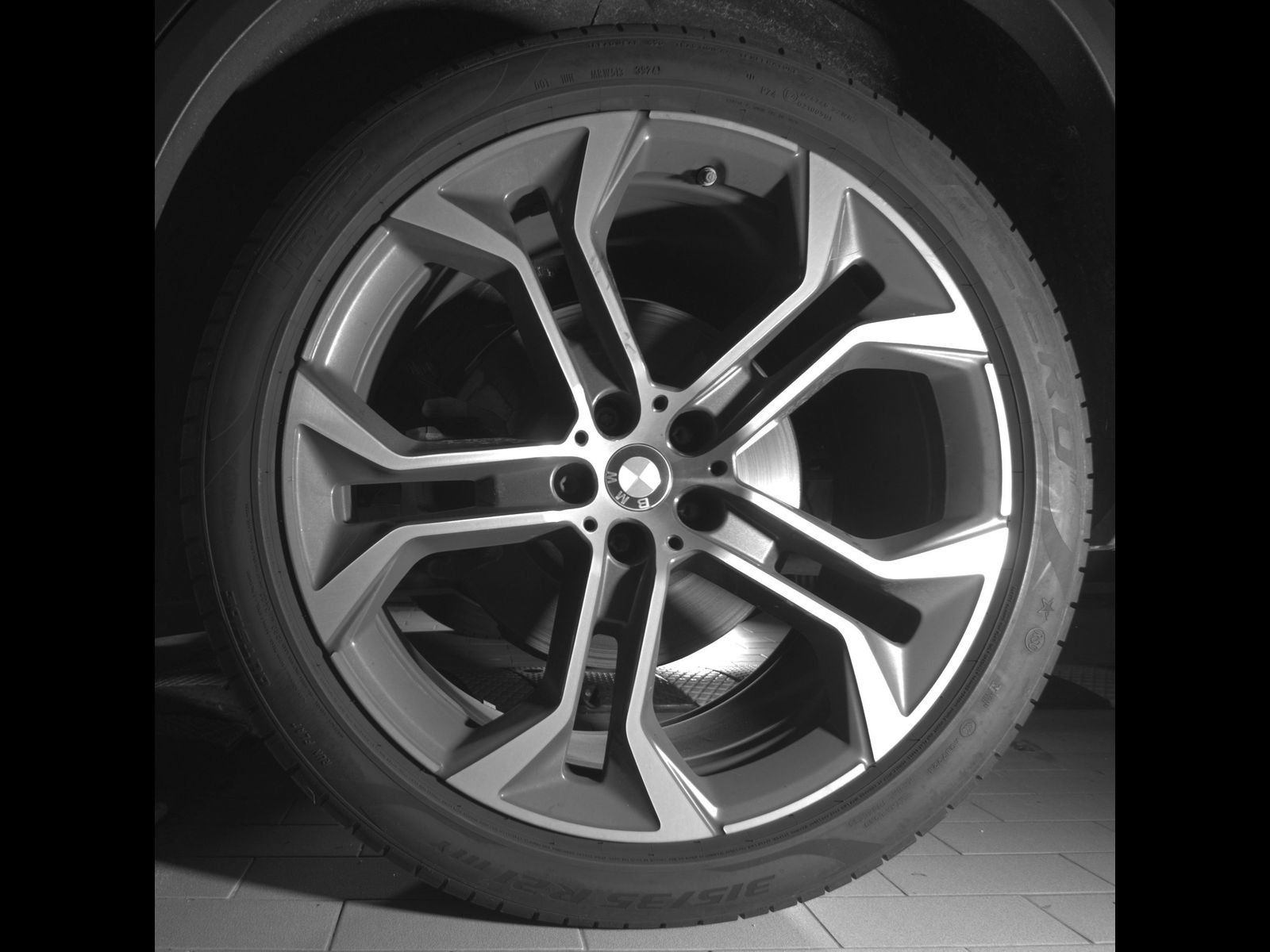 Used 2024 BMW X5 sDrive40i w/ Executive Package RWD image 13