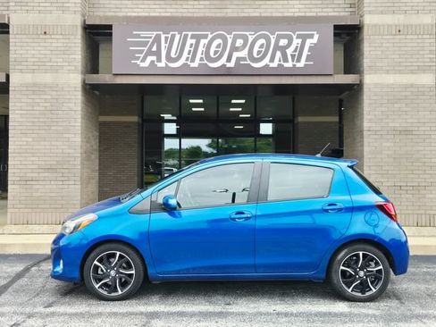Used 2015 Toyota Yaris SE FWD image 5