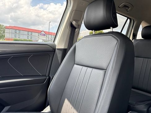 Used 2023 Volkswagen Tiguan SE FWD image 22