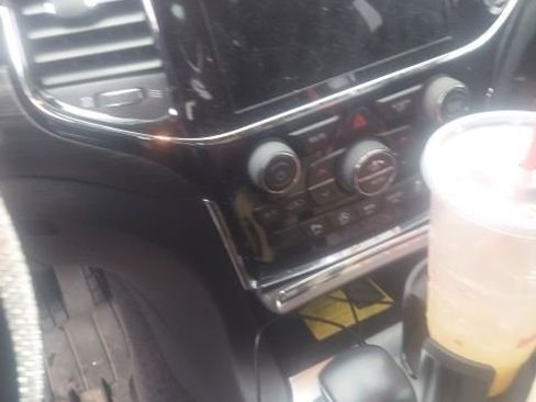 Used 2019 Jeep Grand Cherokee Altitude image 12