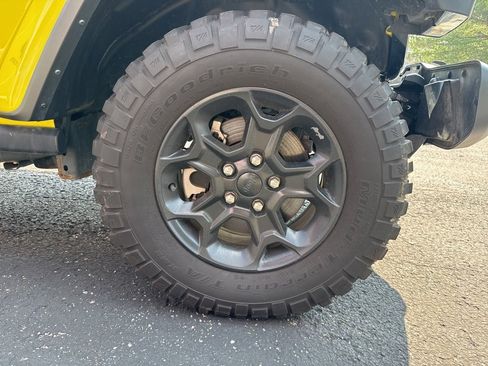 Used 2023 Jeep Gladiator Willys image 21