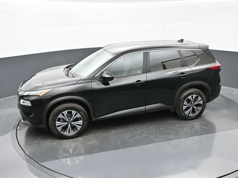 Used 2023 Nissan Rogue SV image 31