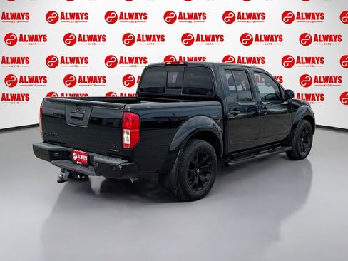 Used 2021 Nissan Frontier SV w/ Midnight Edition Floor Mats image 5