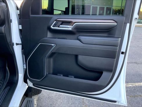 Used 2024 Chevrolet Silverado 2500 LT image 21