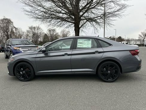 New 2026 Volkswagen Jetta SE image 2