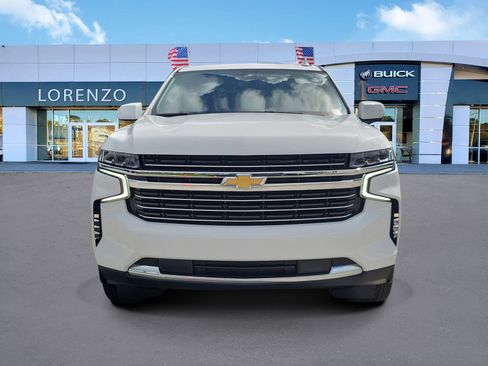Used 2021 Chevrolet Suburban LT image 2
