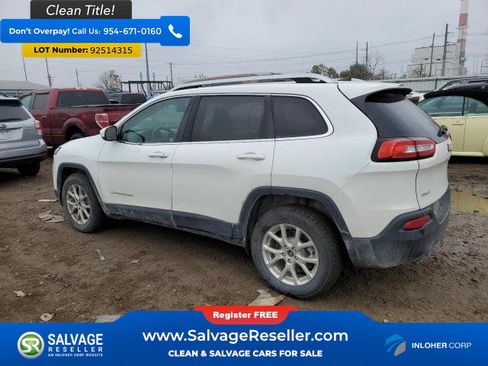 Used 2017 Jeep Cherokee Latitude AWD/4WD image 3
