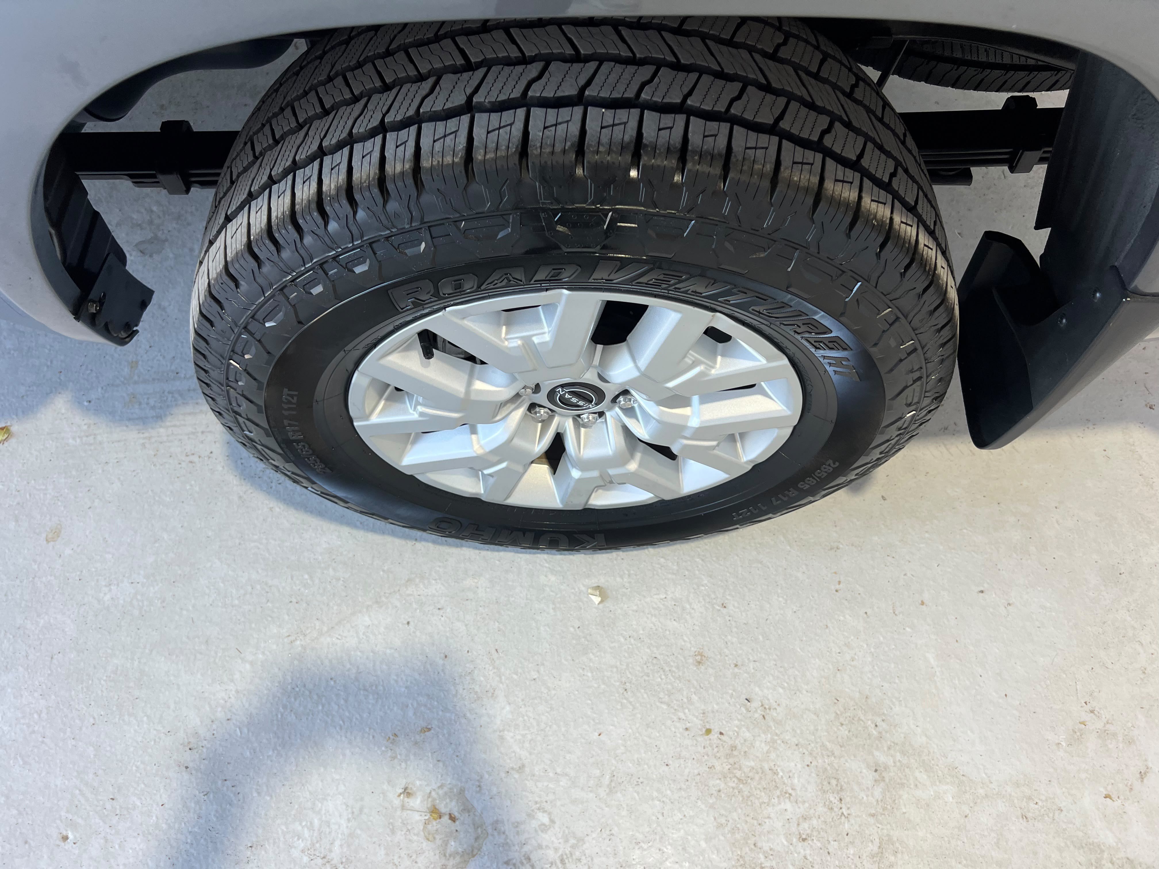 Used 2023 Nissan Frontier SV w/ Tow Package RWD image 11