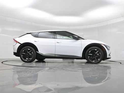 New 2025 Kia EV6 Wind RWD image 56