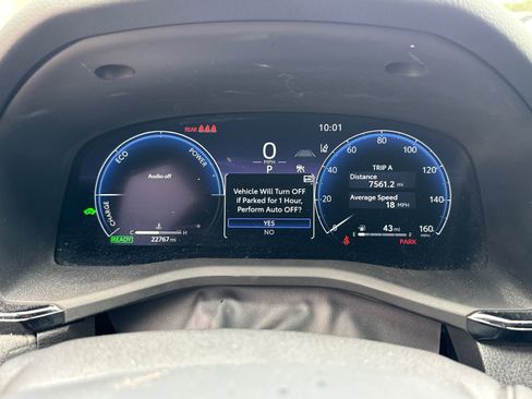 Used 2025 Toyota Camry XLE FWD image 27