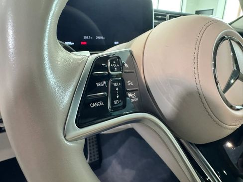 Used 2022 Mercedes-Benz S 580 4MATIC Sedan w/ AMG Line Package image 32