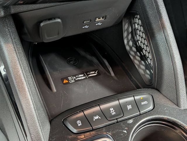 Used 2025 Chevrolet TrailBlazer RS w/ Convenience Package AWD/4WD image 27