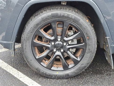 Used 2018 Jeep Grand Cherokee Altitude image 8