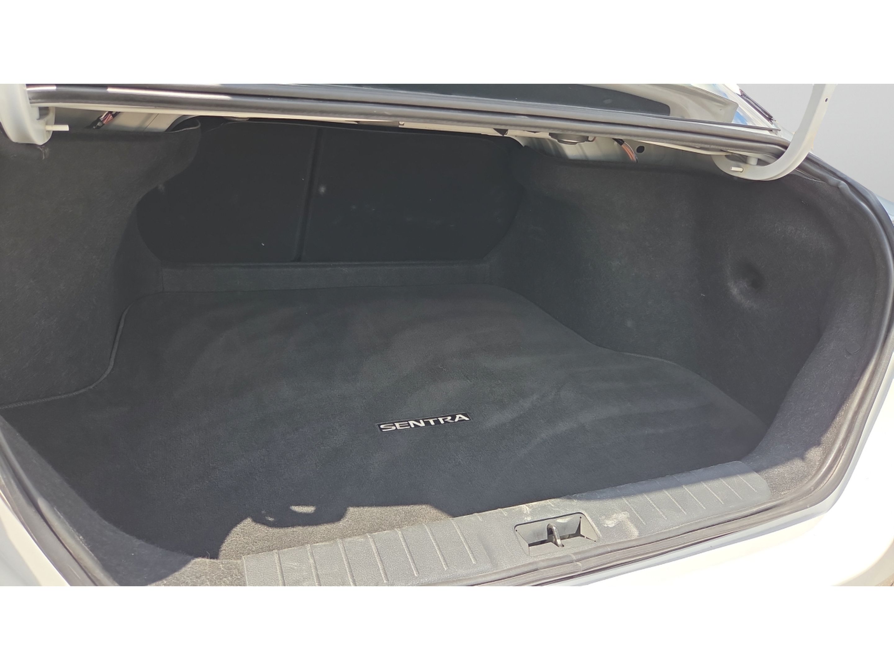 Used 2025 Nissan Sentra S FWD image 13