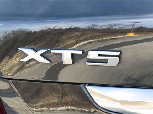 Used 2020 Cadillac XT5 Premium Luxury image 29