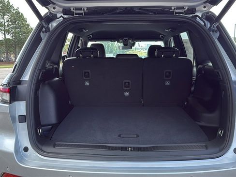 New 2025 Jeep Grand Cherokee Limited image 11