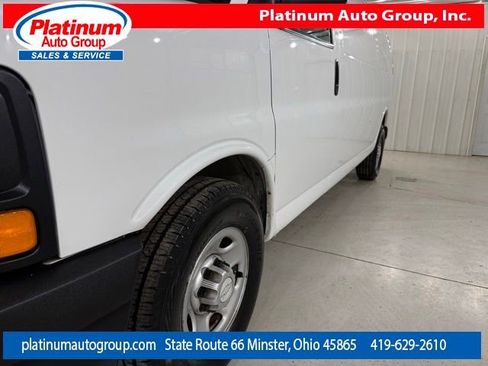 Used 2016 Chevrolet Express 3500 Extended RWD image 40