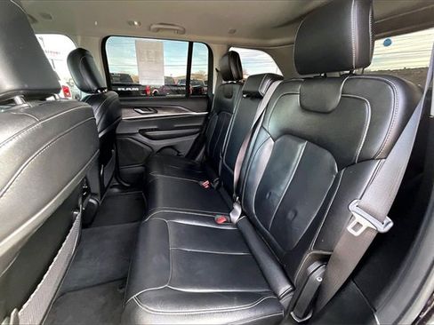 Used 2023 Jeep Grand Cherokee Limited image 28