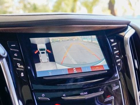 Used 2019 Cadillac Escalade ESV Premium Luxury RWD image 51