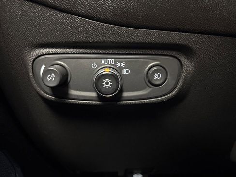 Used 2021 Chevrolet Equinox LT image 26