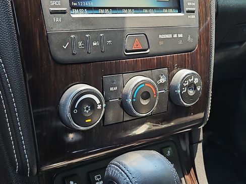 Used 2017 Chevrolet Traverse LT w/ Style and Technology Package FWD image 15