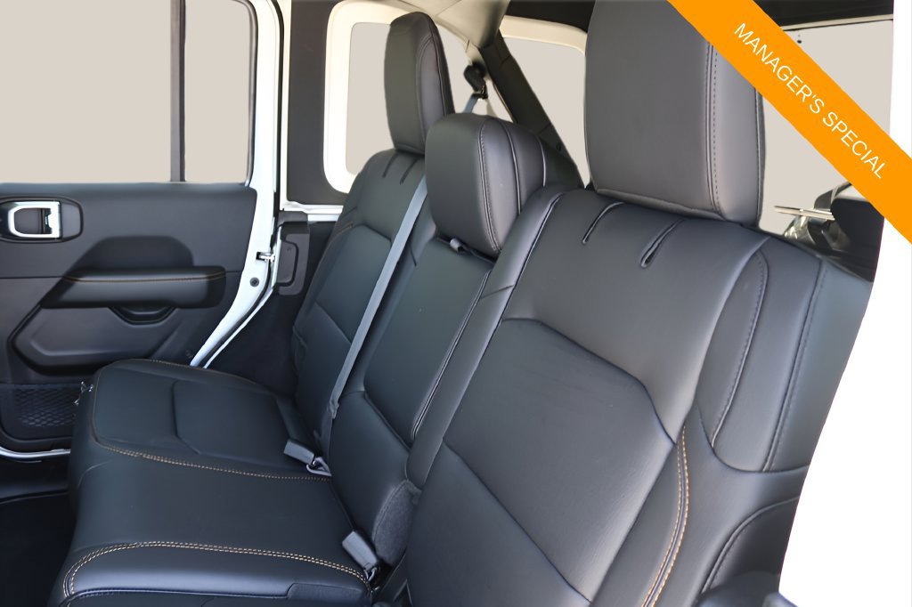 New 2026 Jeep Wrangler Unlimited Sahara AWD/4WD image 15