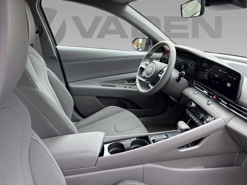 New 2026 Hyundai Elantra Sport FWD image 34