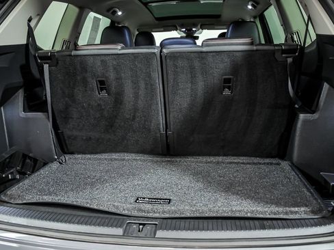 Used 2025 Volkswagen Atlas Peak Edition SE image 9