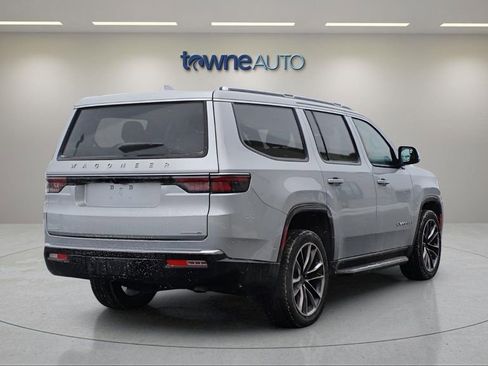 Used 2022 Jeep Wagoneer Series II w/ Premium Group I image 5