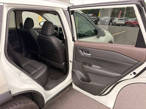 Used 2023 Nissan Rogue SL AWD/4WD image 15
