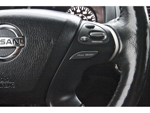 Used 2020 Nissan Pathfinder Platinum FWD image 19