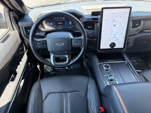 Used 2023 Ford Expedition Platinum AWD/4WD image 17
