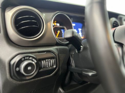 Used 2019 Jeep Wrangler Unlimited Sport S AWD/4WD image 13