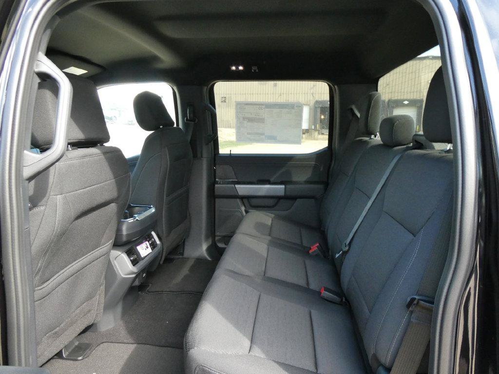 New 2026 Ford F150 XLT w/ XLT Black Appearance Package AWD/4WD image 15