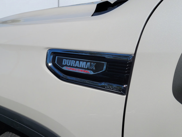 Used 2023 GMC Sierra 1500 SLT w/ SLT Premium Plus Package AWD/4WD image 9