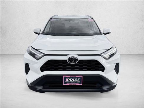 Used 2025 Toyota RAV4 XLE image 2