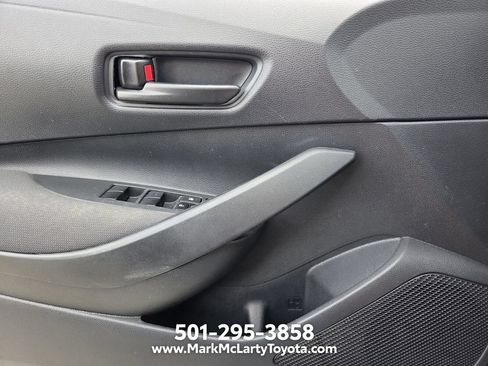 Used 2025 Toyota Corolla LE FWD image 24