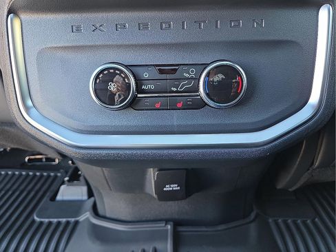 New 2026 Ford Expedition Platinum w/ Stealth Appearance Package AWD/4WD image 14