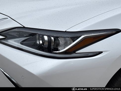 Used 2023 Lexus ES 300h w/ Premium Package image 7