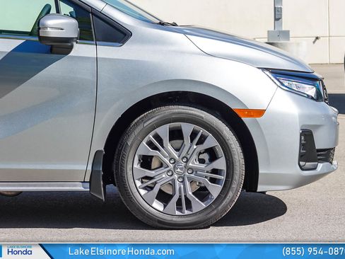New 2026 Honda Odyssey Touring image 7