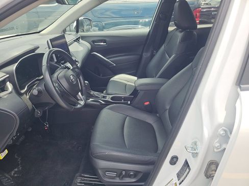 Used 2023 Toyota Corolla Cross XLE FWD image 9