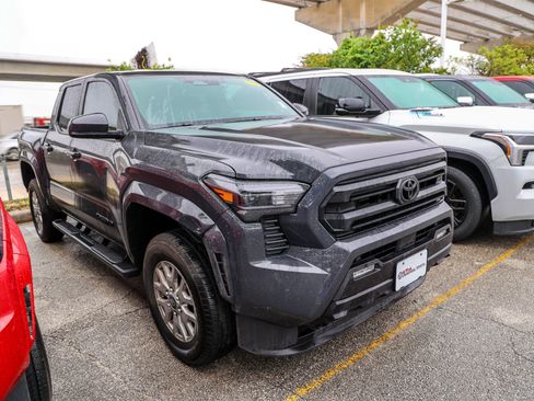 Used 2025 Toyota Tacoma SR5 RWD image 6